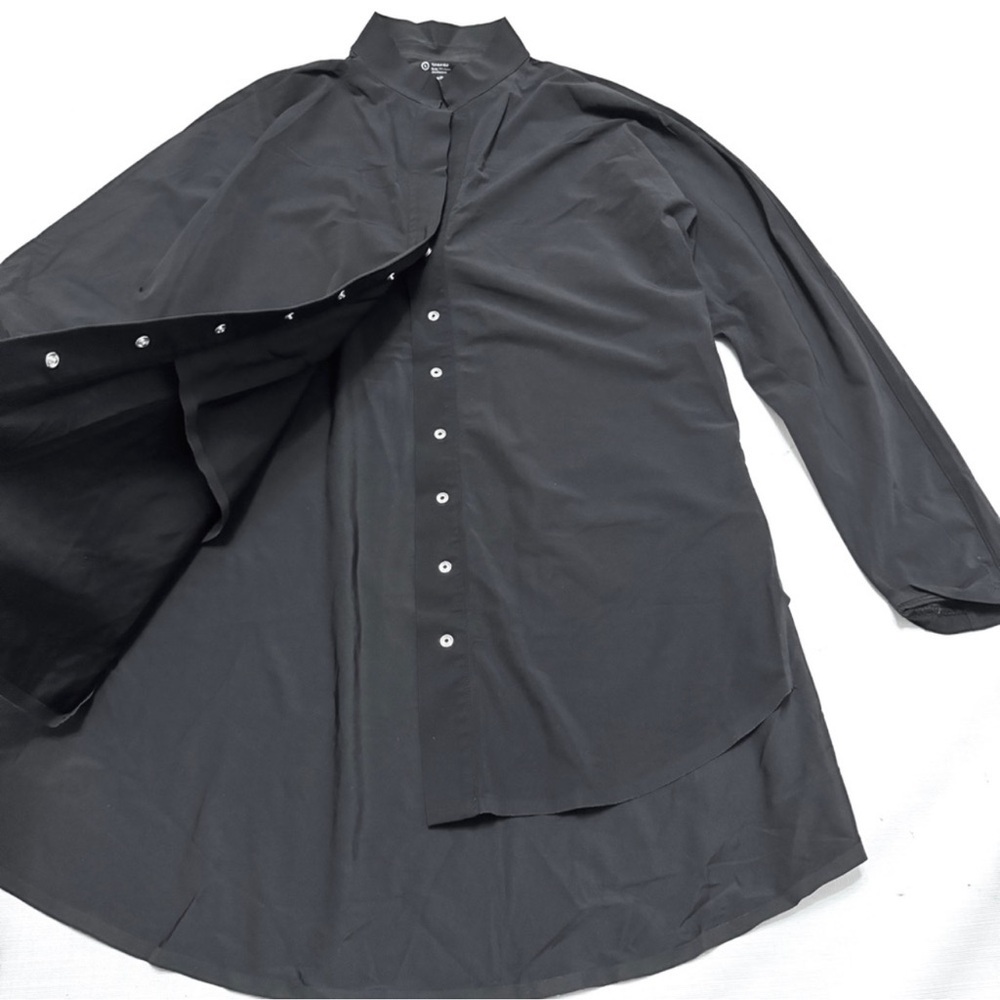 A Day Sz XL Something Borrowed Shirt
Black Snap - Picture 12 of 13